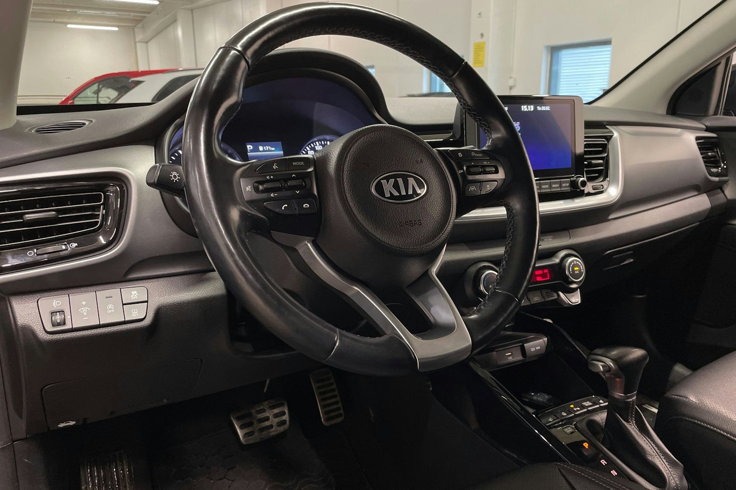 harmaa Kia Stonic 2021 kuva 27.