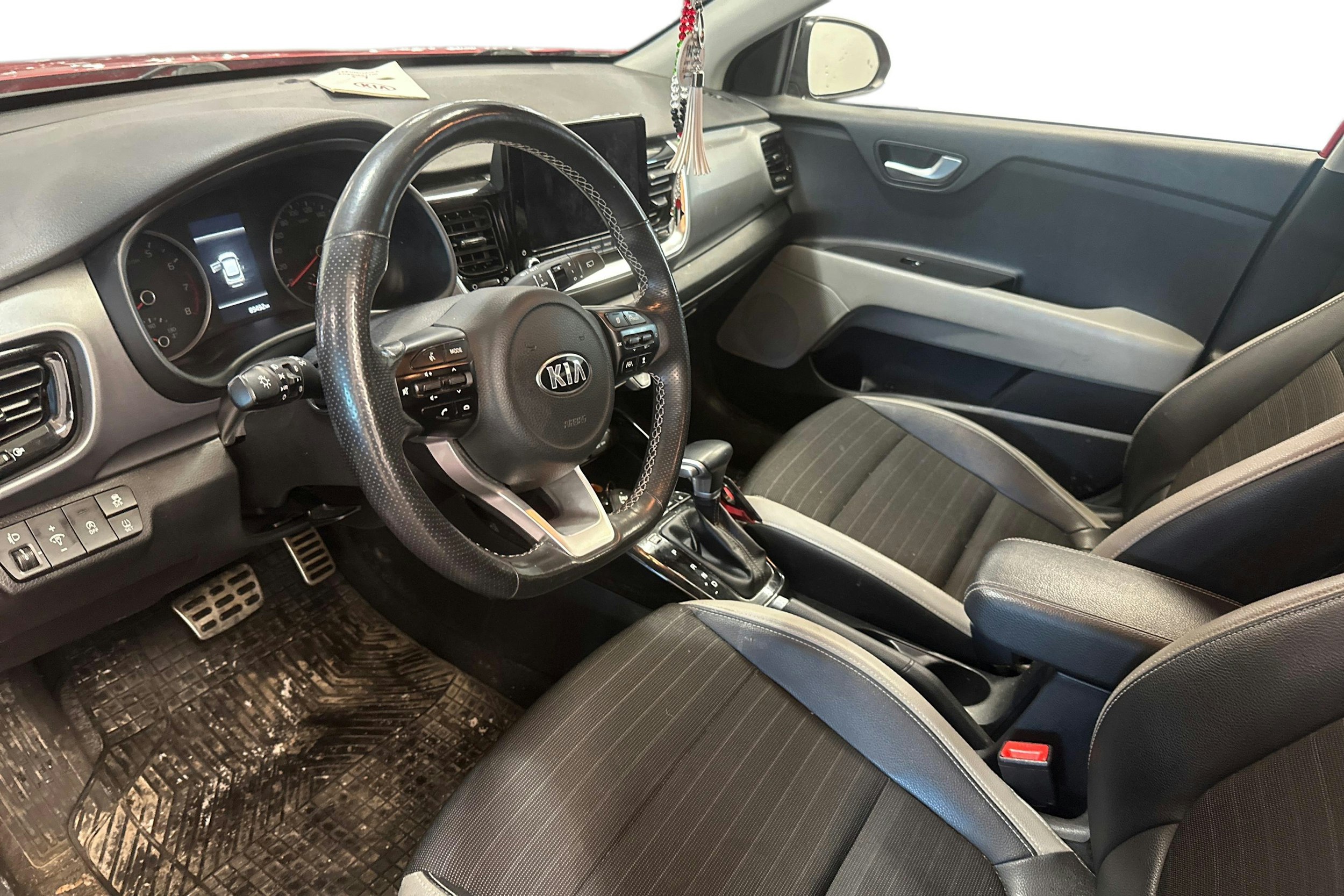 Punainen Kia Stonic 2021 kuva 3.