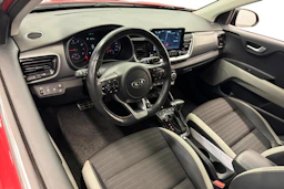 Punainen Kia Stonic 2021 kuva 6.