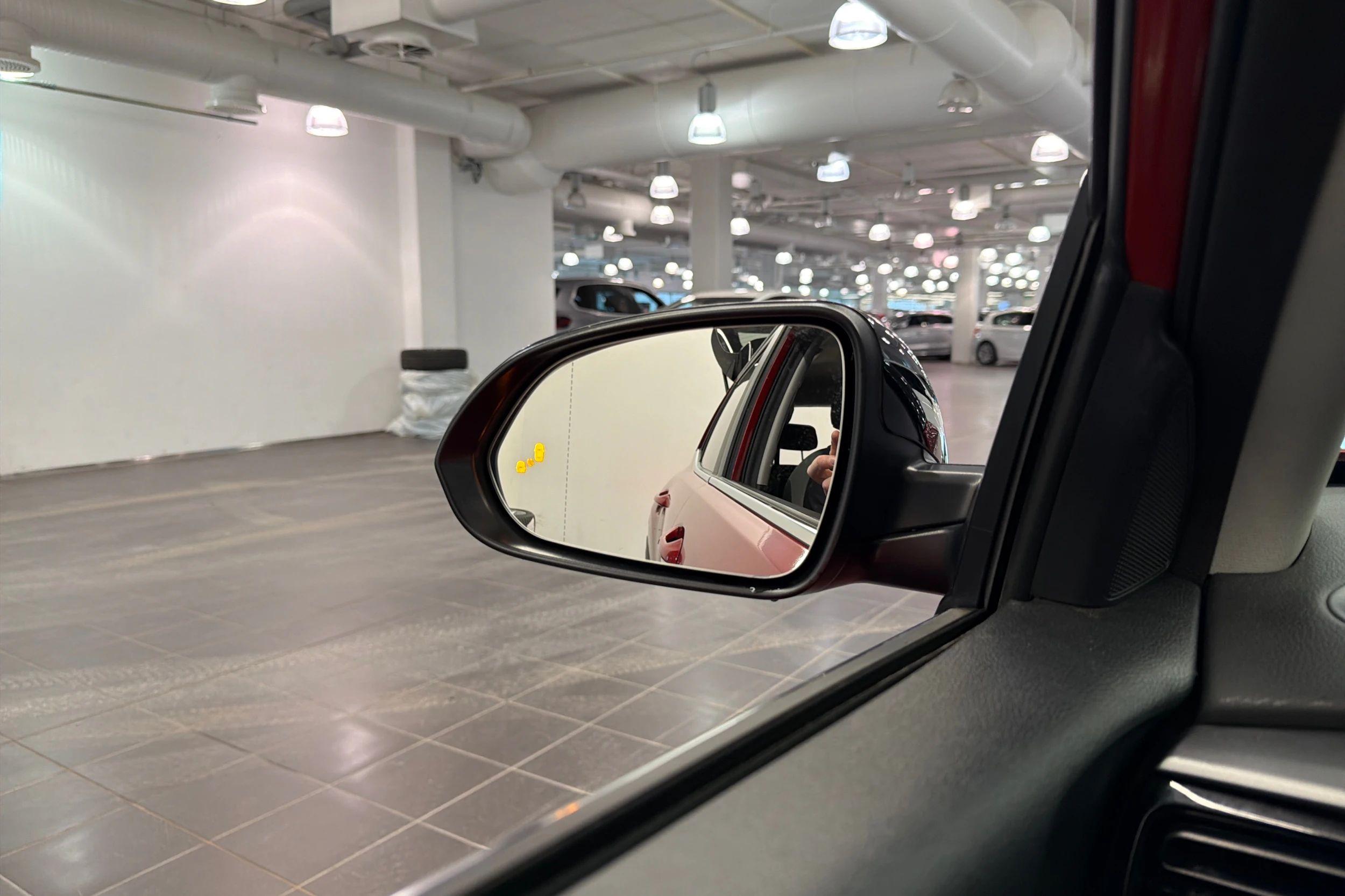 Punainen Kia Stonic 2021 kuva 12.