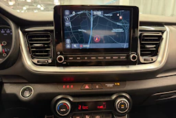 Punainen Kia Stonic 2021 kuva 14.