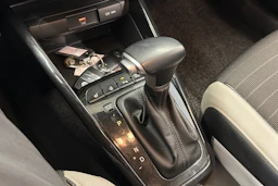 Punainen Kia Stonic 2021 kuva 15.