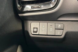 Punainen Kia Stonic 2021 kuva 16.