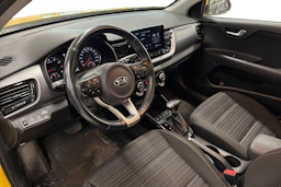 keltainen Kia Stonic 2021 kuva 3.