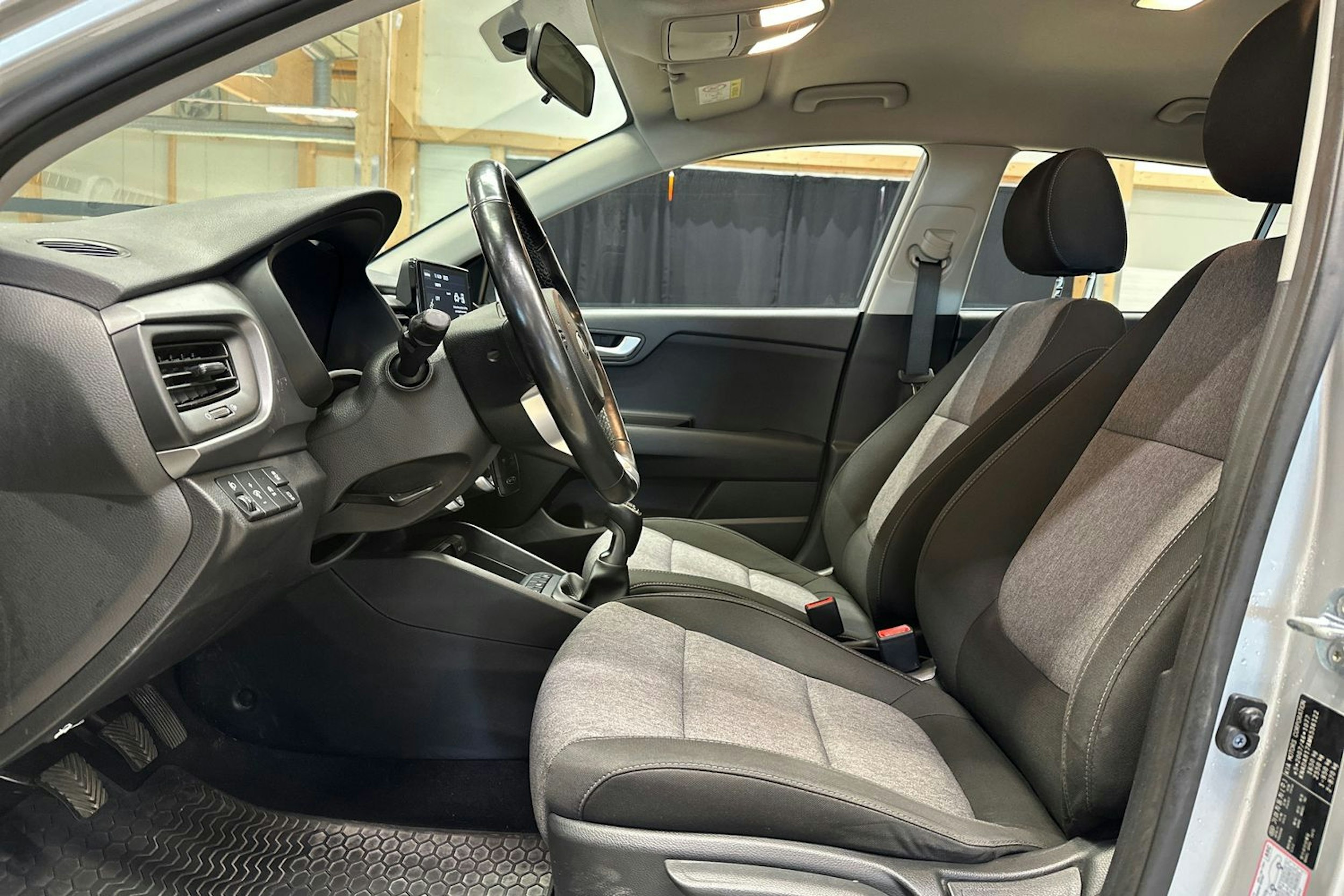 hopea Kia Stonic 2021 kuva 17.