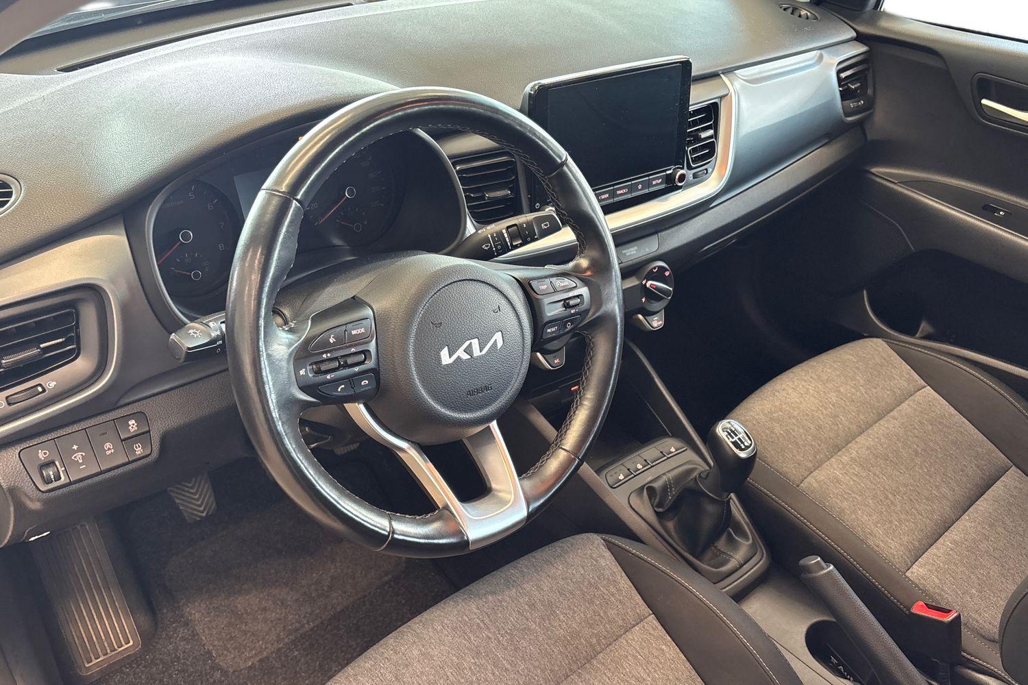 Kia Stonic 1,0 T-GDI 100hv LX 2024, photo 6/37