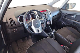 Hopea Kia Venga 2011 kuva 6.