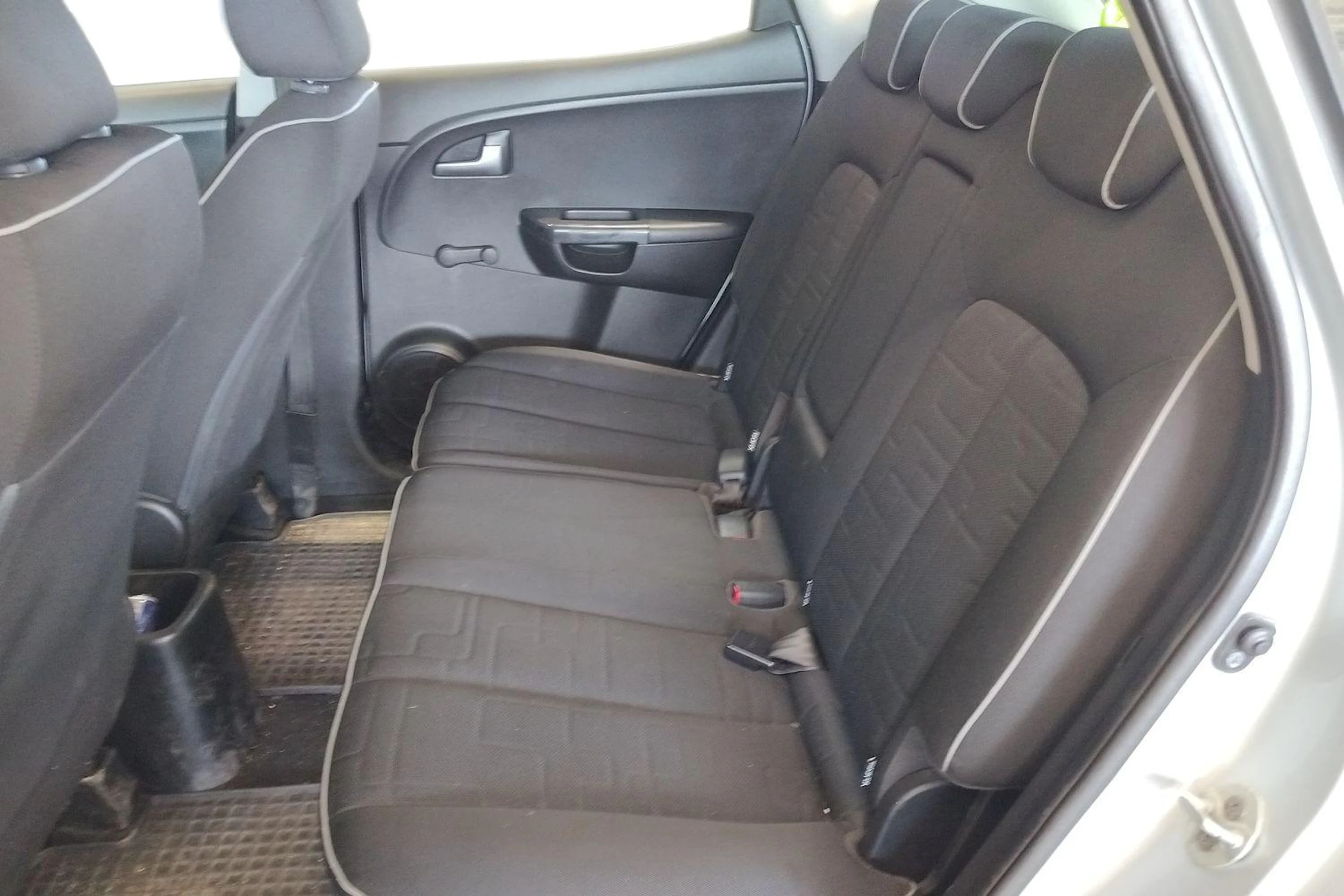 Hopea Kia Venga 2011 kuva 8.