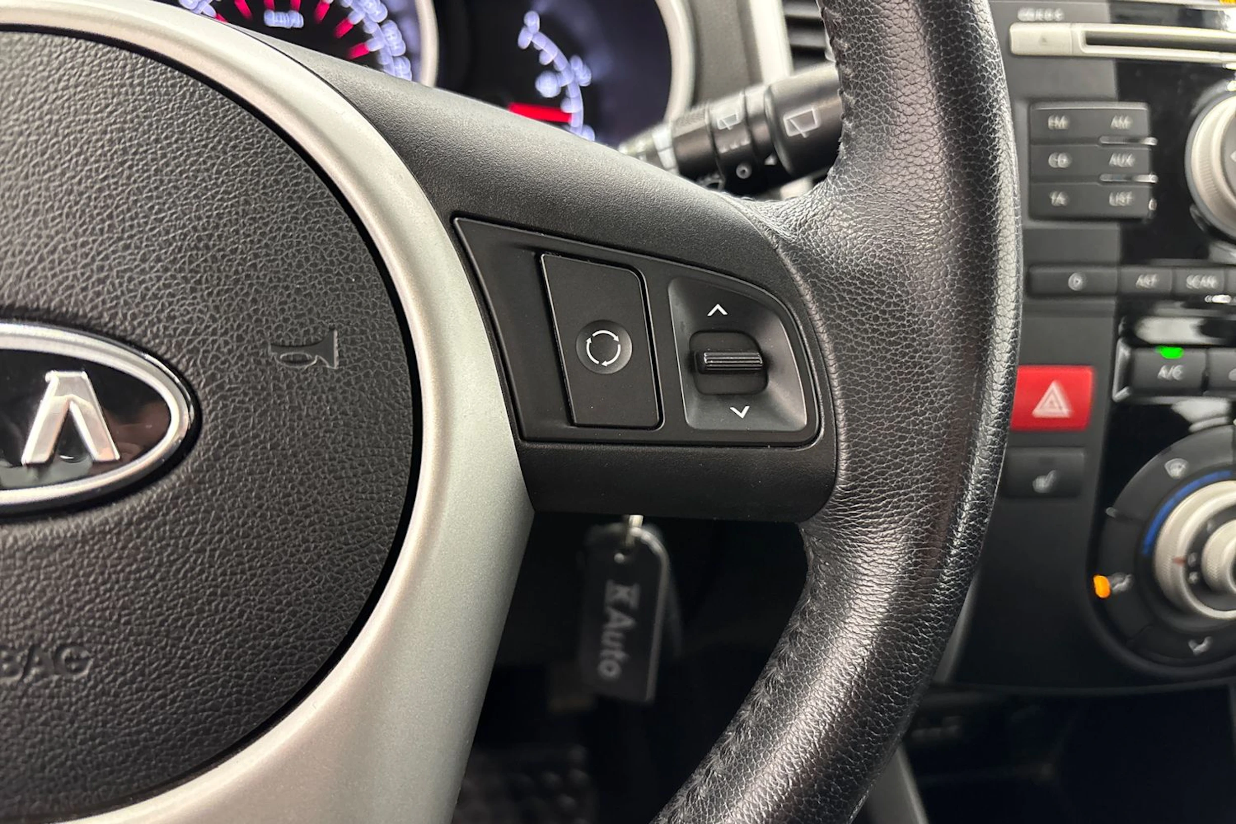 sininen Kia Venga 2011 kuva 18.