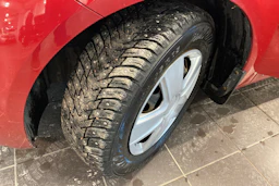 punainen Kia Venga 2014 kuva 10.