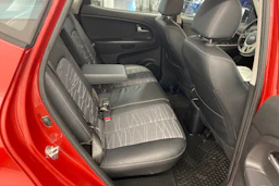 punainen Kia Venga 2014 kuva 12.