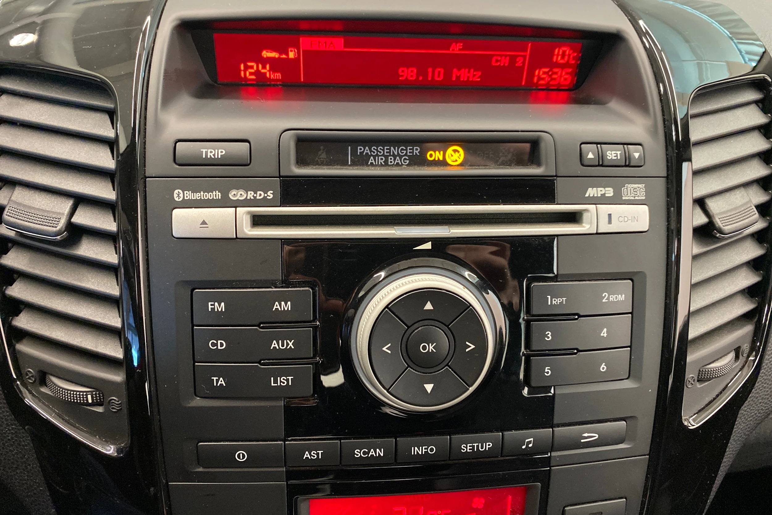 punainen Kia Venga 2014 kuva 19.