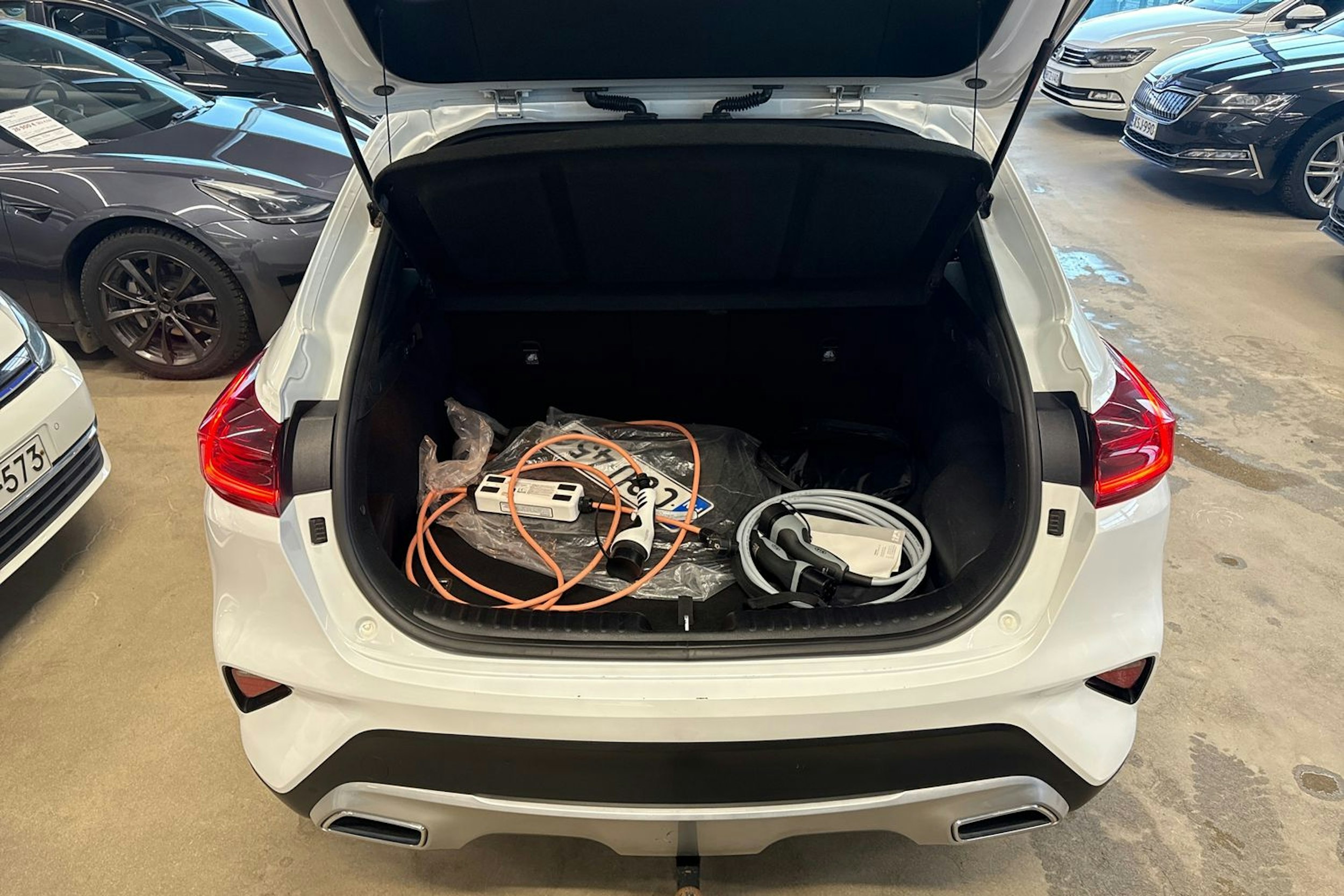 valkoinen Kia XCeed 2020 kuva 12.