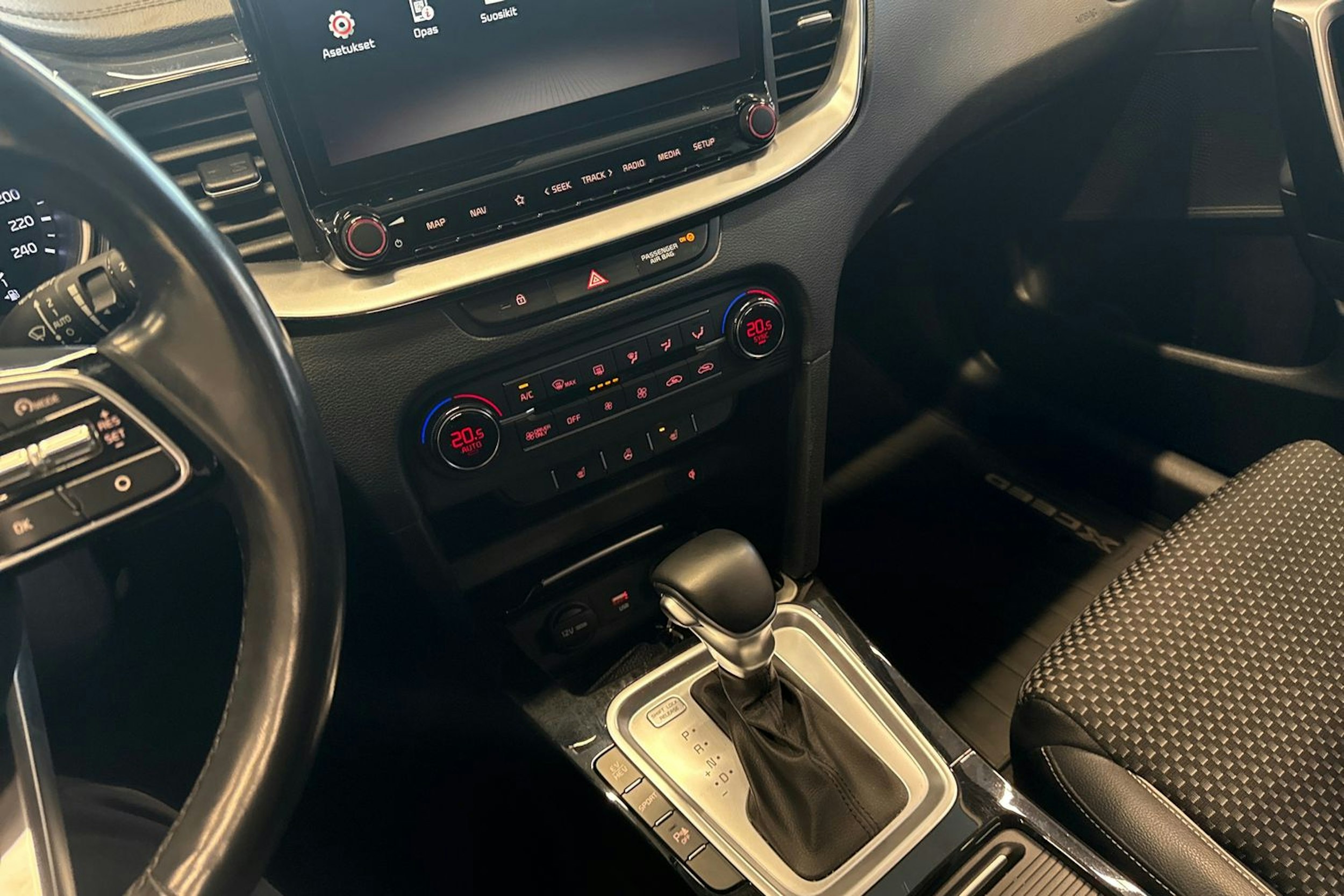 valkoinen Kia XCeed 2020 kuva 23.