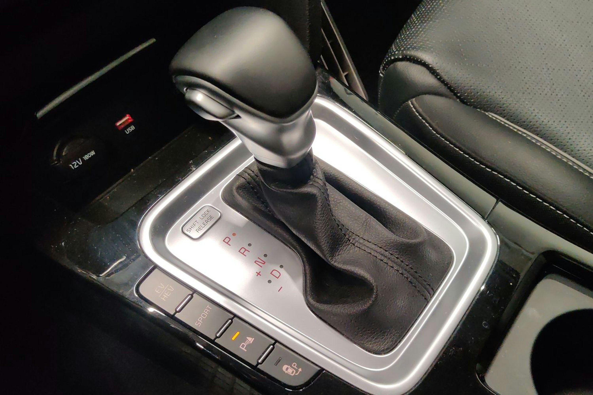 harmaa Kia XCeed 2020 kuva 19.