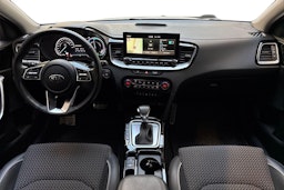 Valkoinen Kia XCeed 2020 kuva 9.