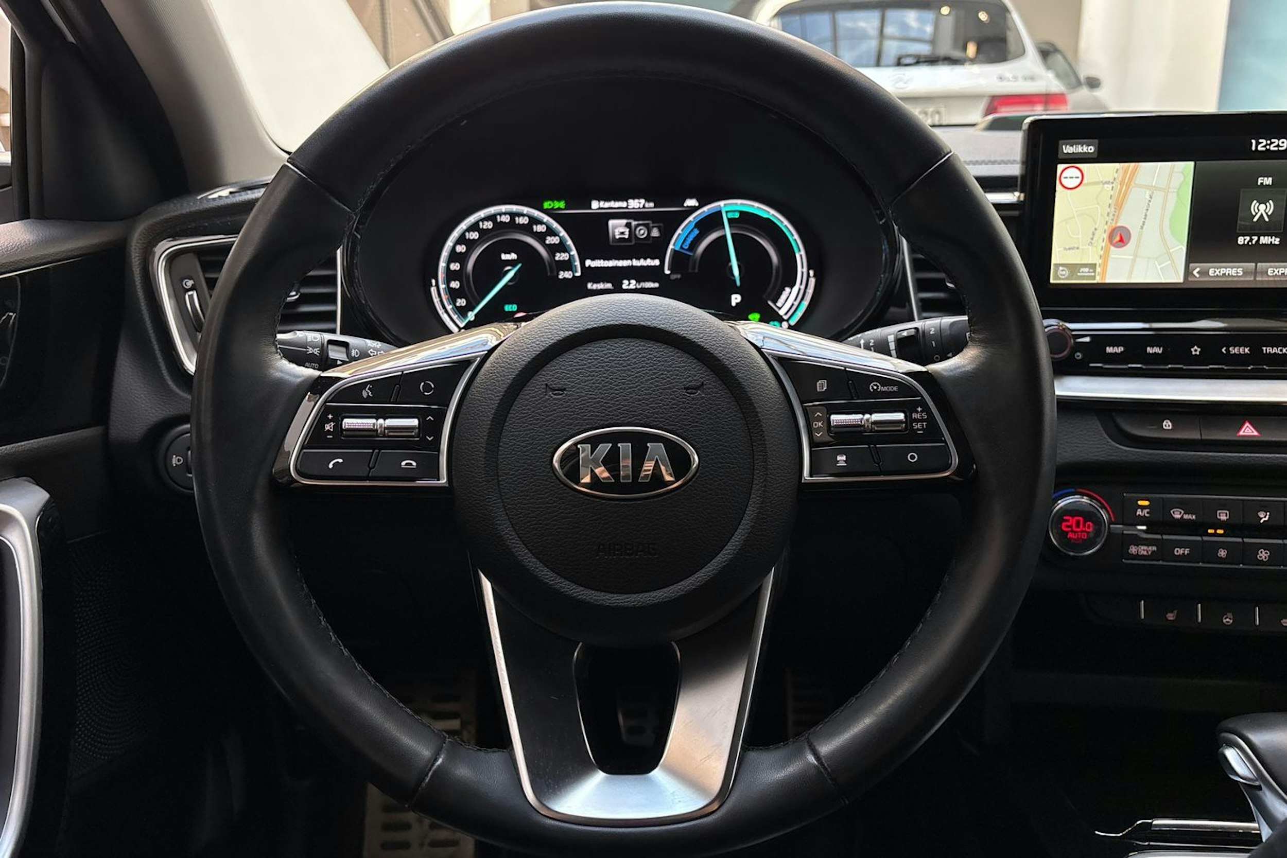 Valkoinen Kia XCeed 2020 kuva 17.