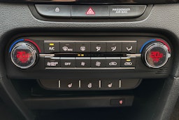 Valkoinen Kia XCeed 2020 kuva 23.