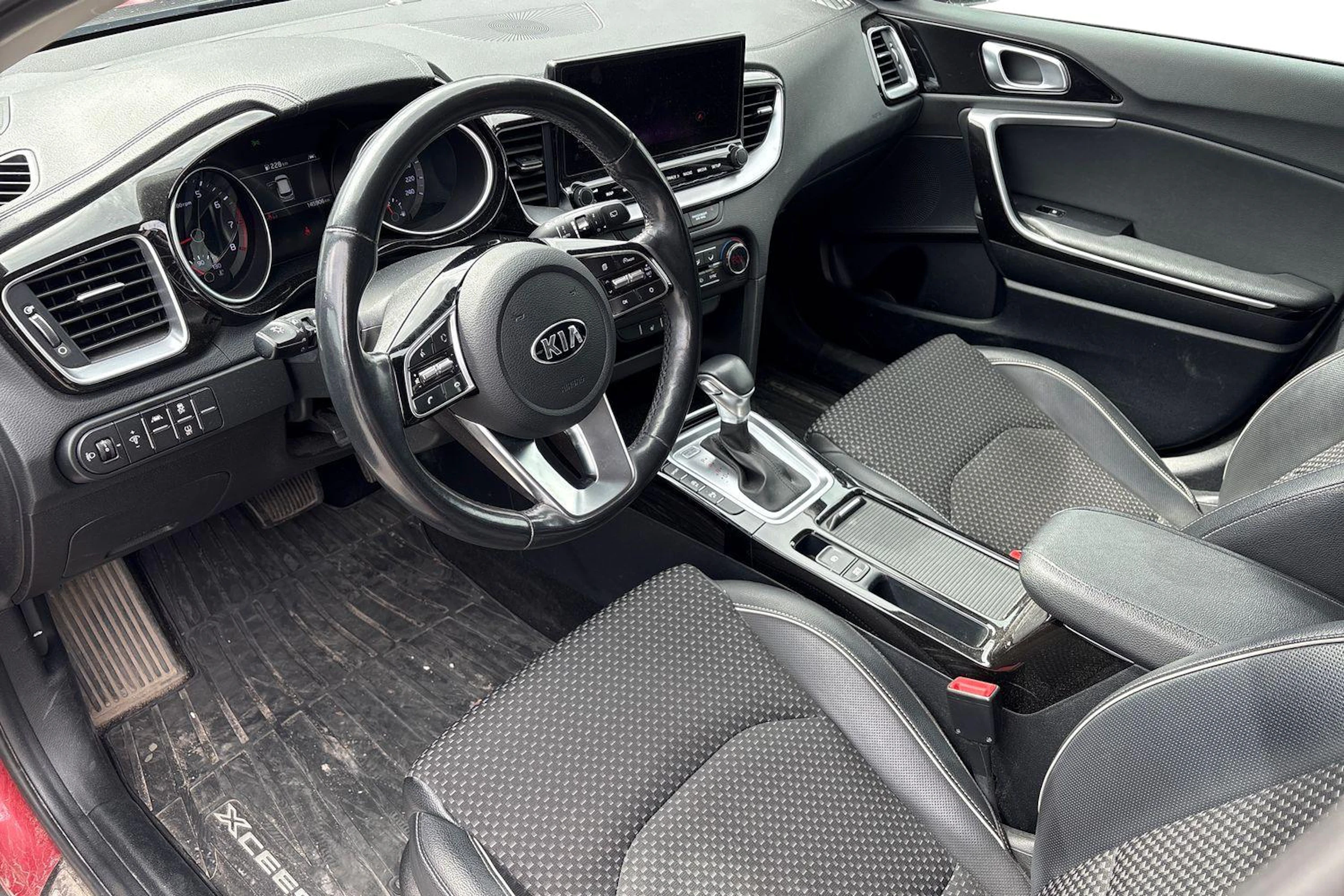 punainen Kia XCeed 2020 kuva 3.