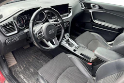 punainen Kia XCeed 2020 kuva 3.