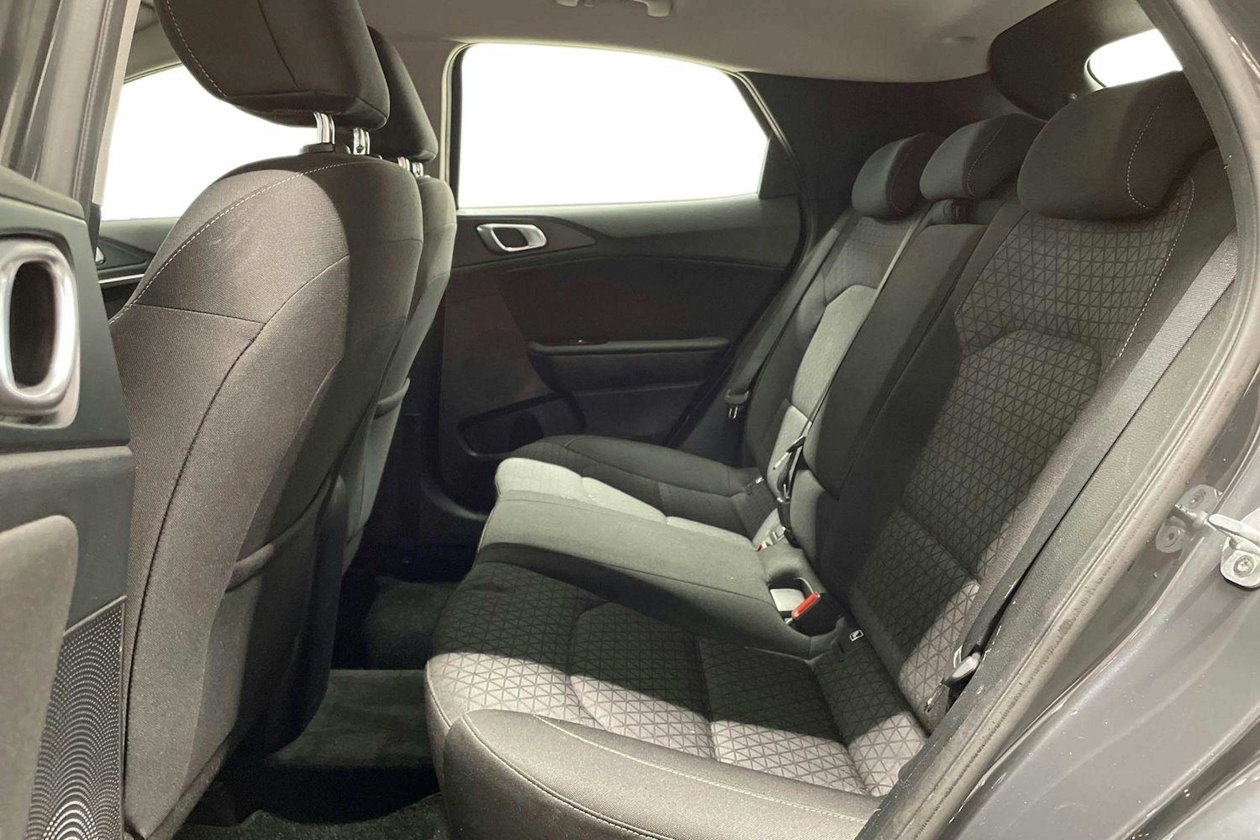 harmaa Kia XCeed 2020 kuva 10.