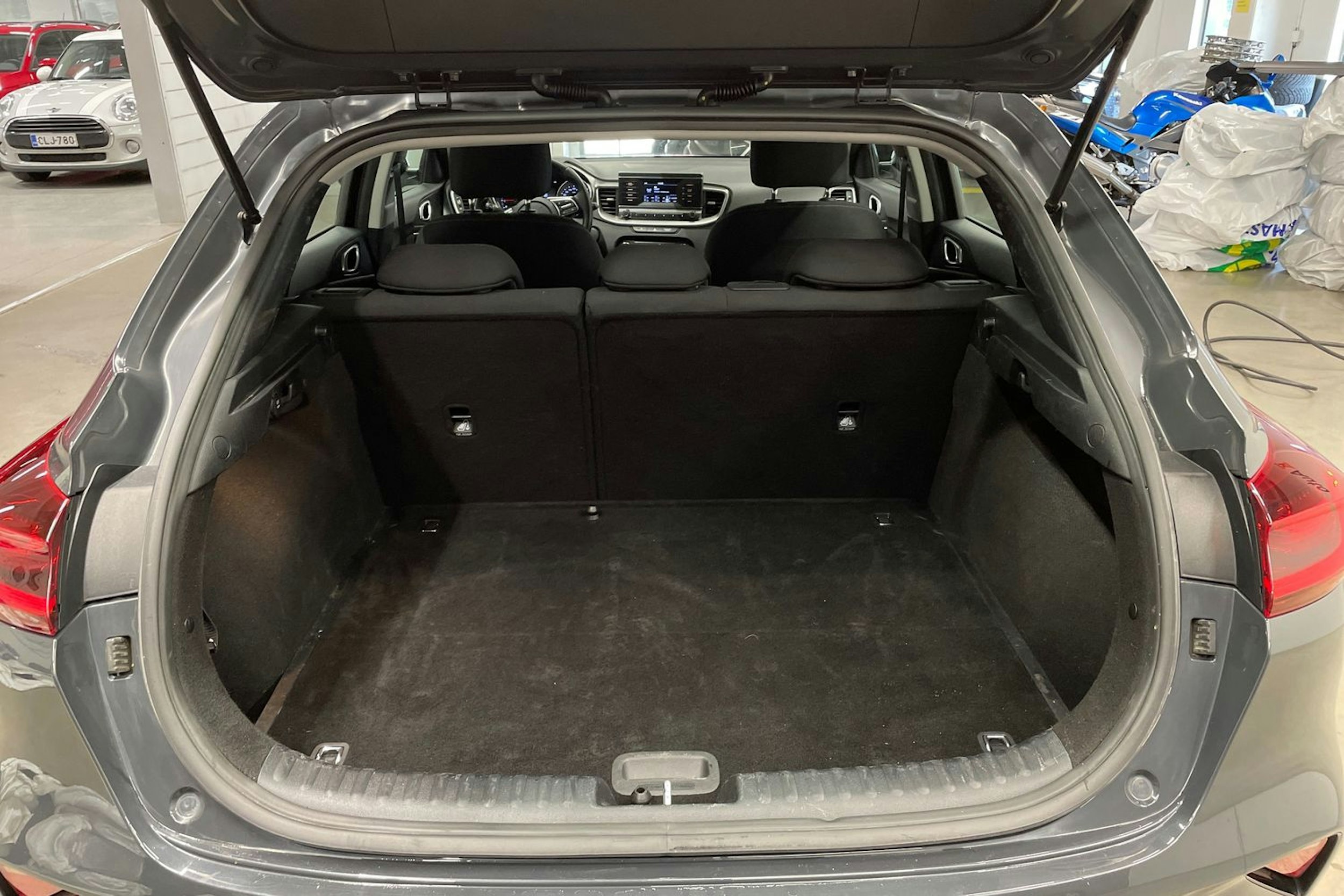 harmaa Kia XCeed 2020 kuva 15.