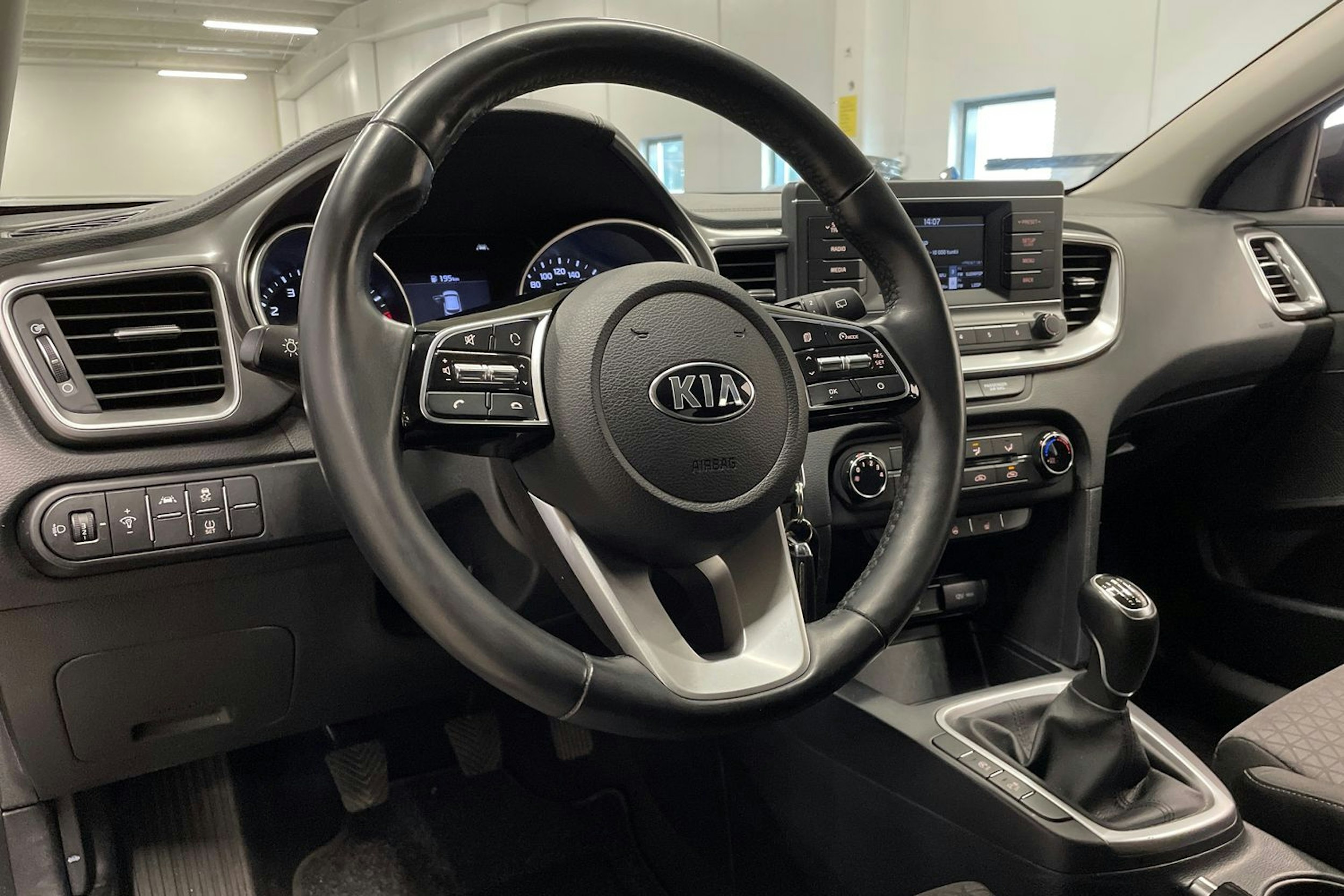 harmaa Kia XCeed 2020 kuva 23.
