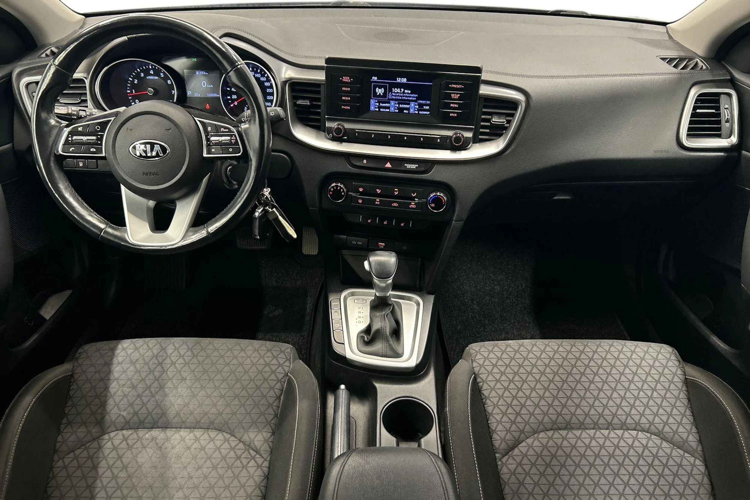 harmaa Kia XCeed 2020 kuva 7.