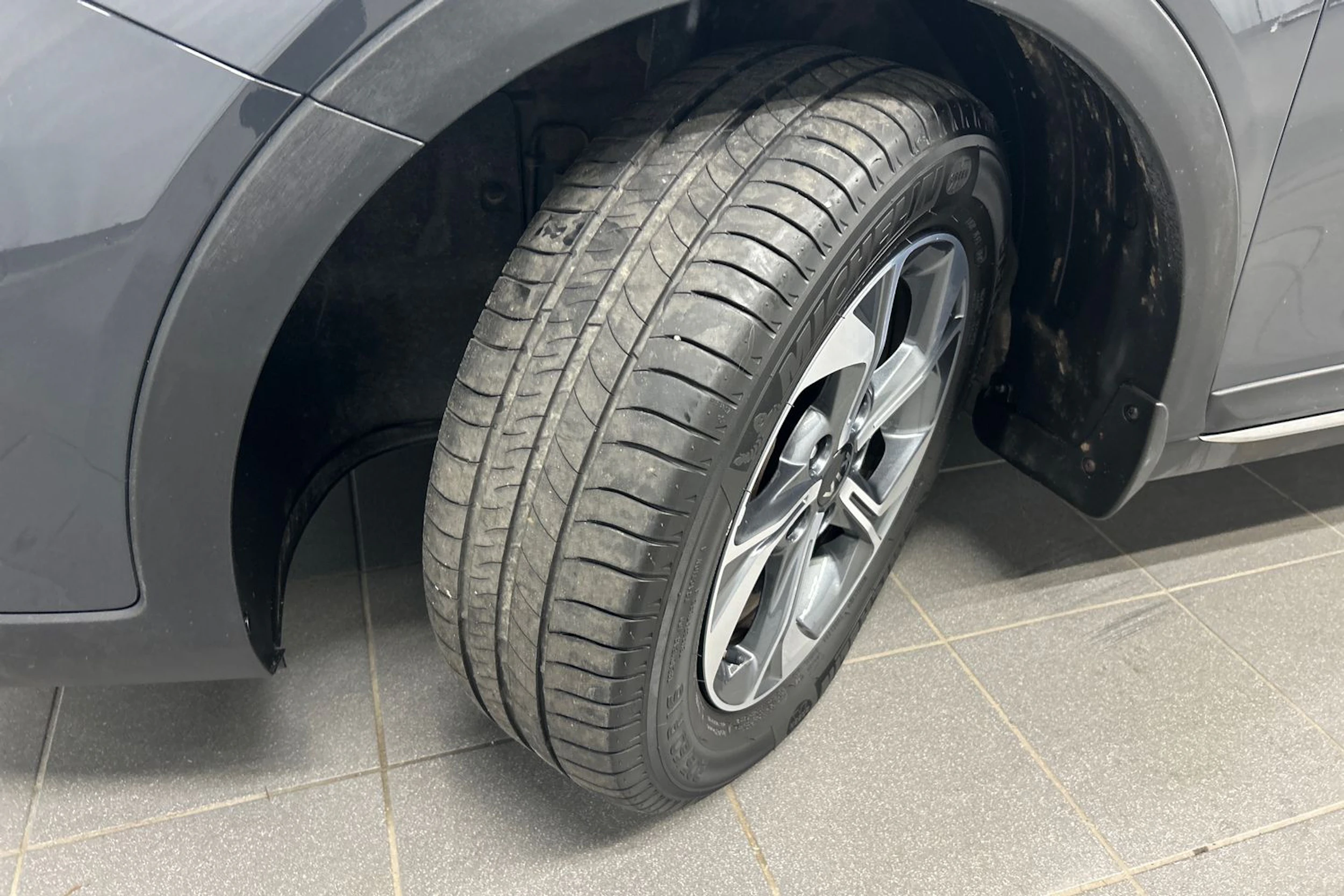 harmaa Kia XCeed 2020 kuva 10.