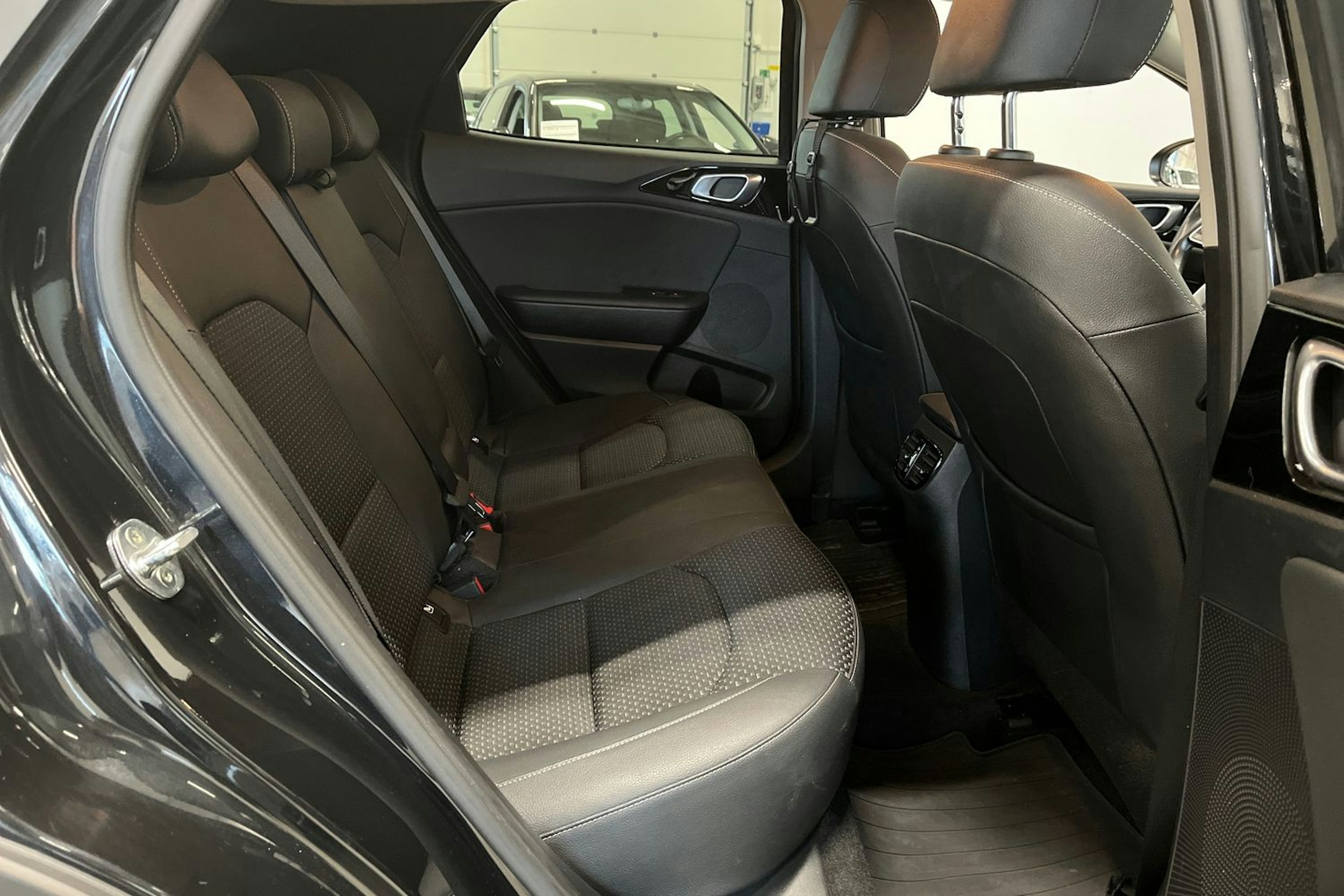 Musta Kia XCeed 2021 kuva 15.