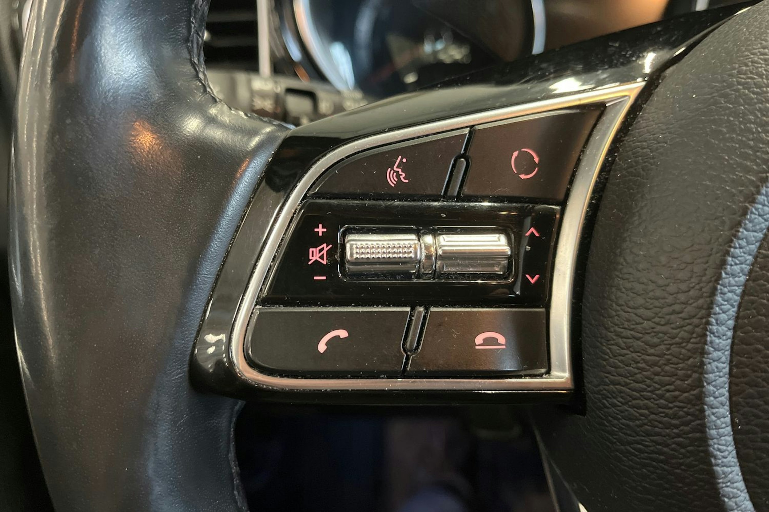 Musta Kia XCeed 2021 kuva 31.