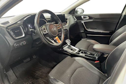 Valkoinen Kia XCeed 2021 kuva 3.