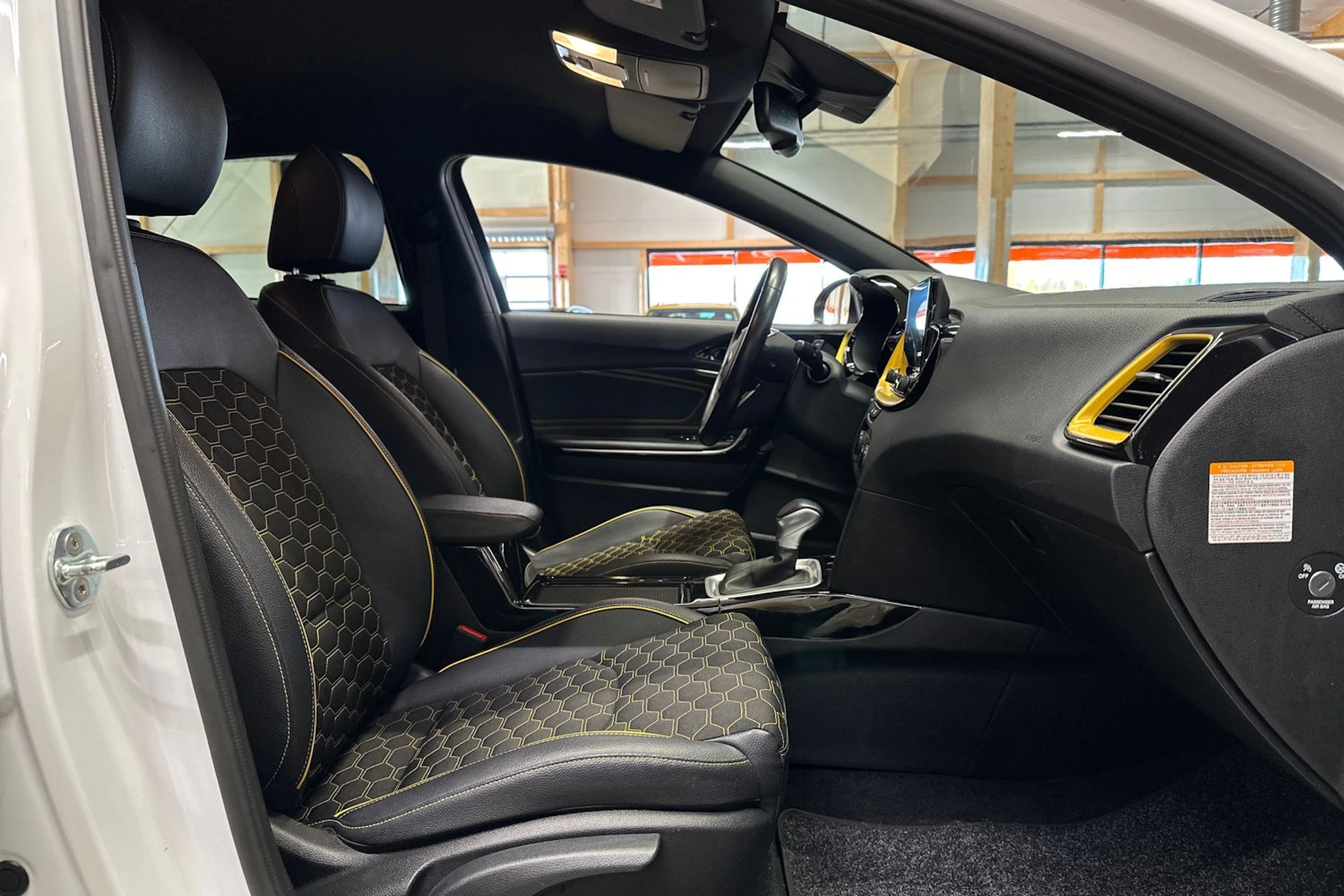 valkoinen Kia XCeed 2021 kuva 11.