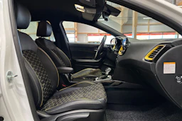valkoinen Kia XCeed 2021 kuva 11.