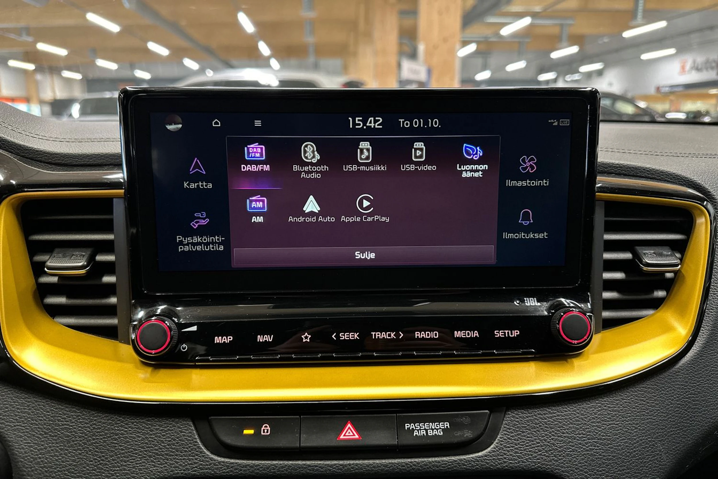 valkoinen Kia XCeed 2021 kuva 17.