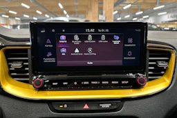 valkoinen Kia XCeed 2021 kuva 17.