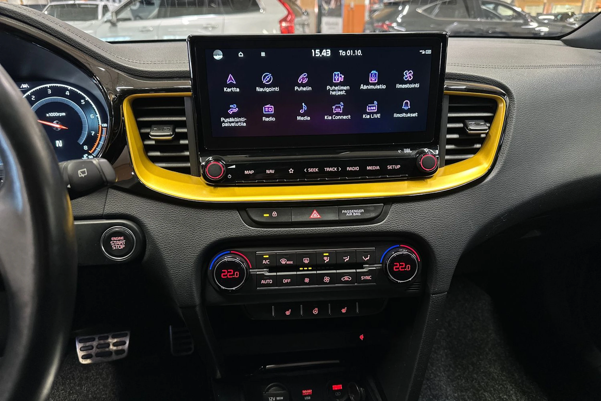 valkoinen Kia XCeed 2021 kuva 19.