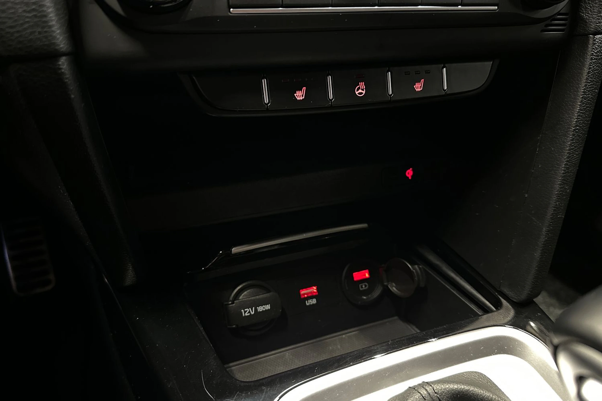 valkoinen Kia XCeed 2021 kuva 20.