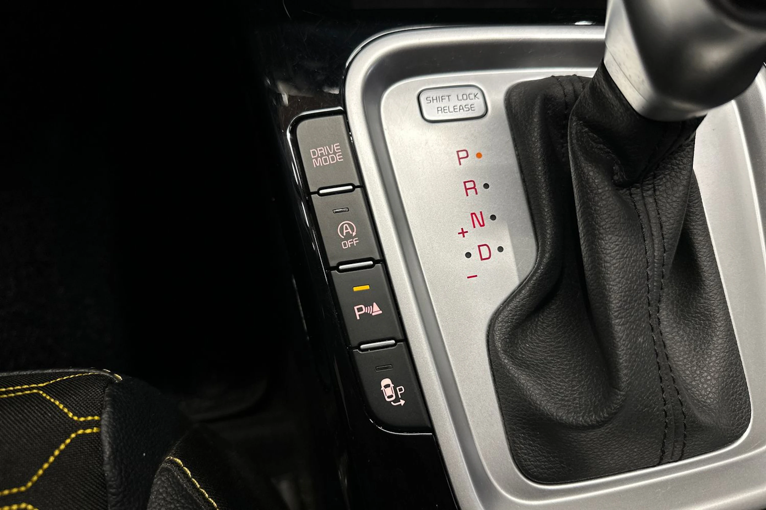 valkoinen Kia XCeed 2021 kuva 22.
