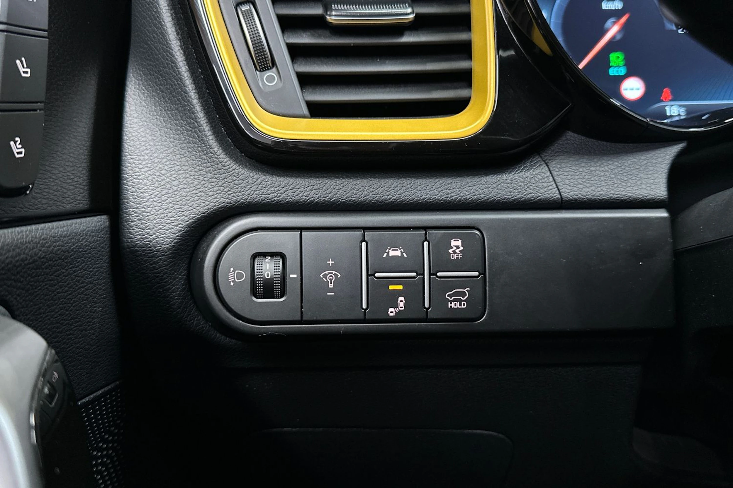 valkoinen Kia XCeed 2021 kuva 26.