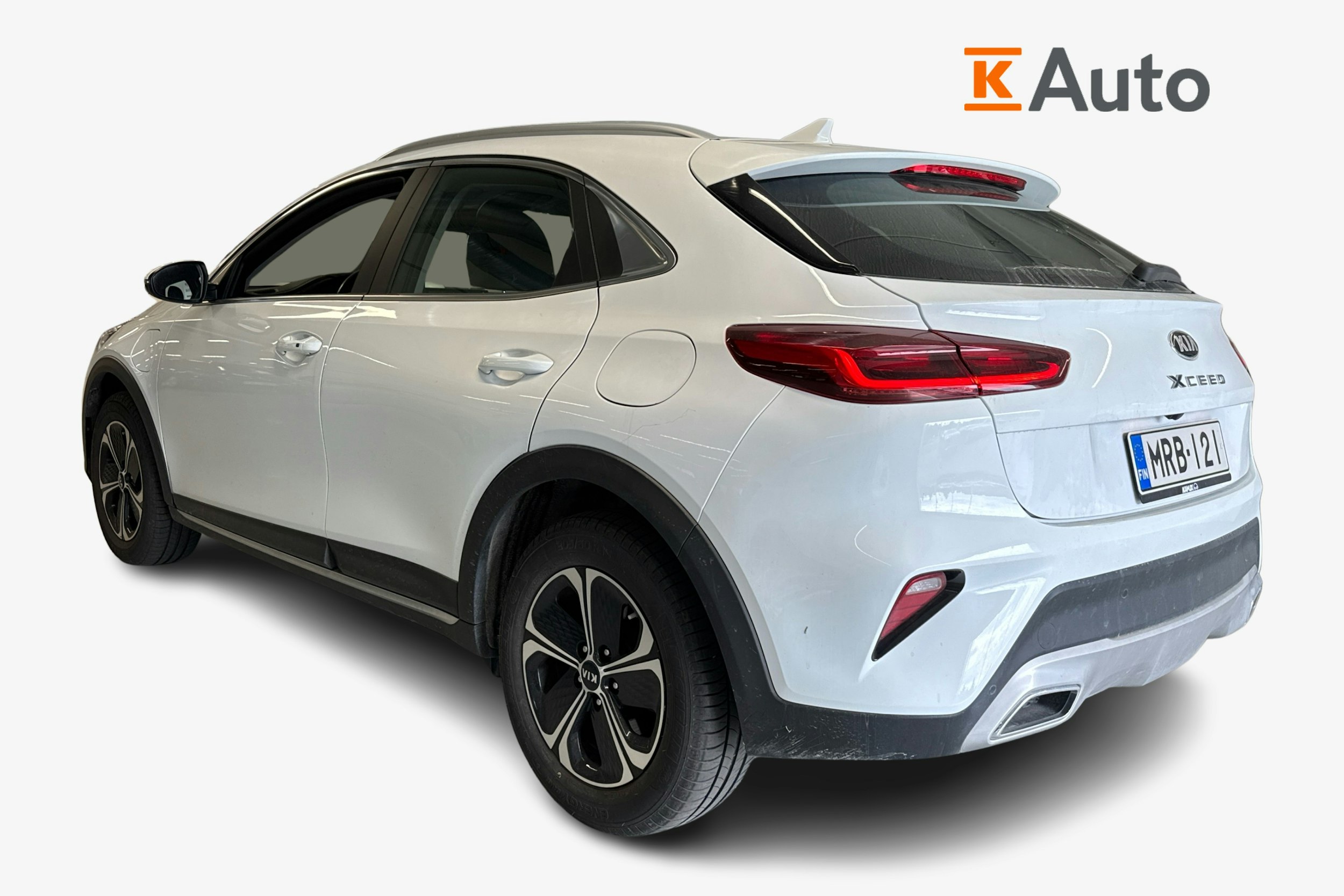 Valkoinen Kia XCeed 2021 kuva 2.