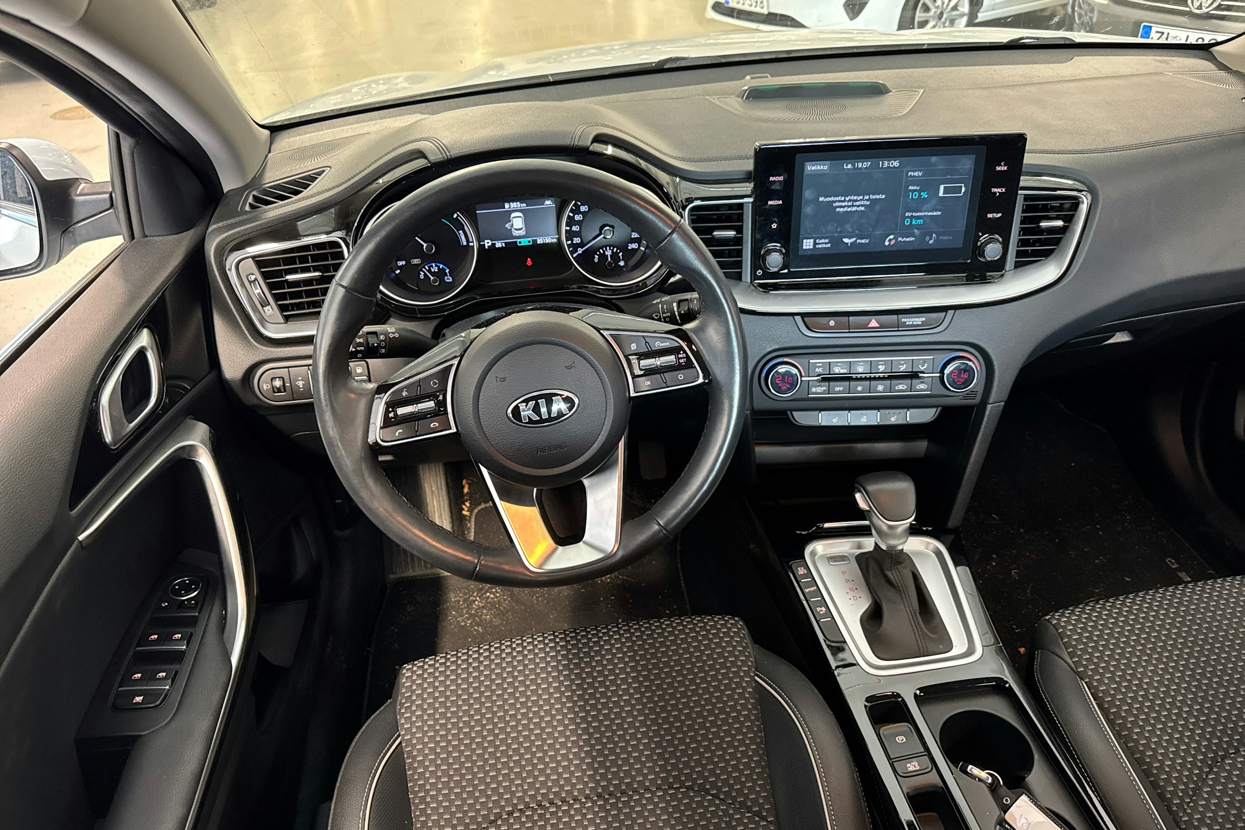 Valkoinen Kia XCeed 2021 kuva 3.