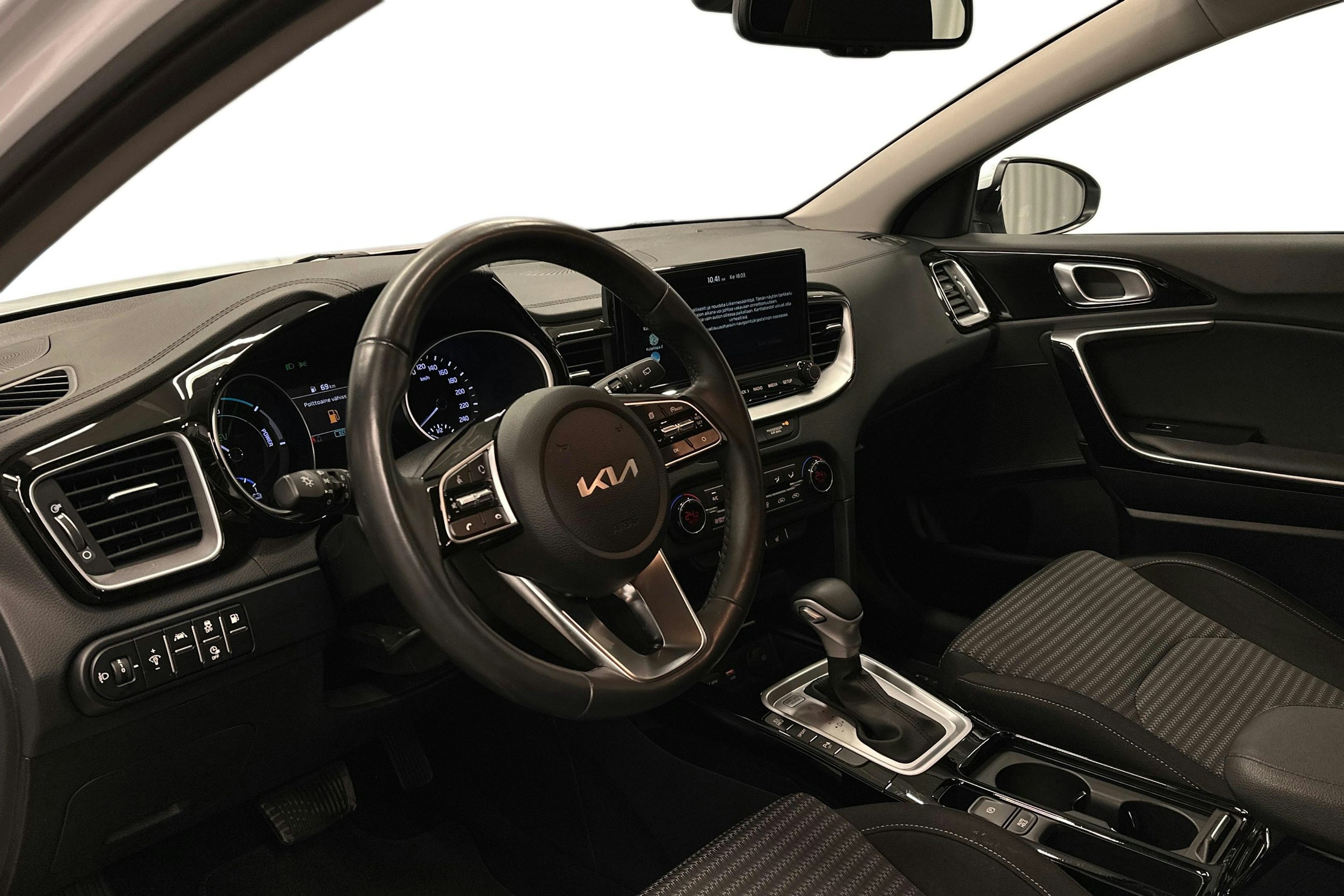 valkoinen Kia XCeed 2022 kuva 6.