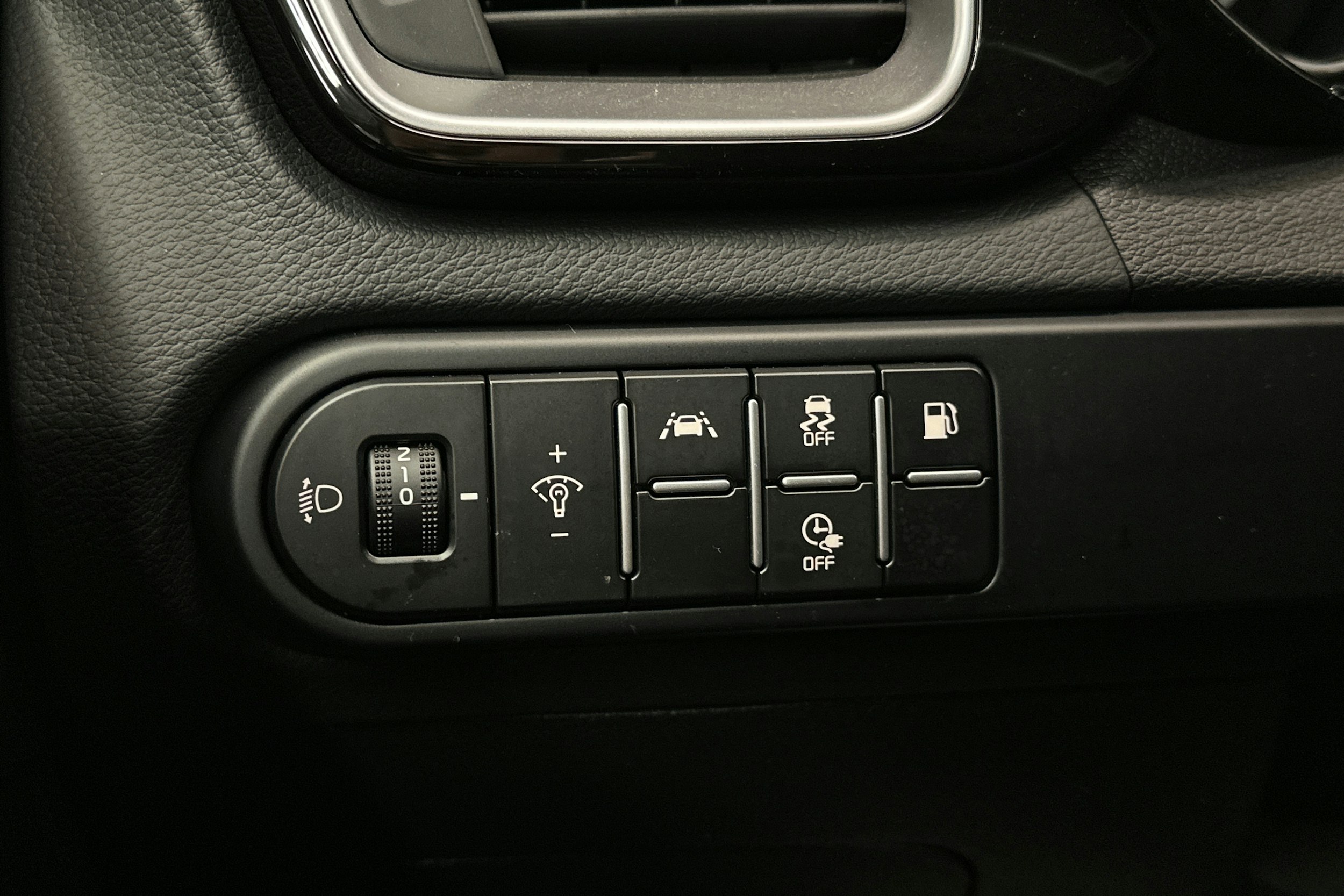 valkoinen Kia XCeed 2022 kuva 16.