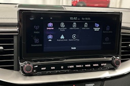 valkoinen Kia XCeed 2022 kuva 19.