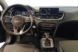 harmaa Kia XCeed 2022 kuva 9.