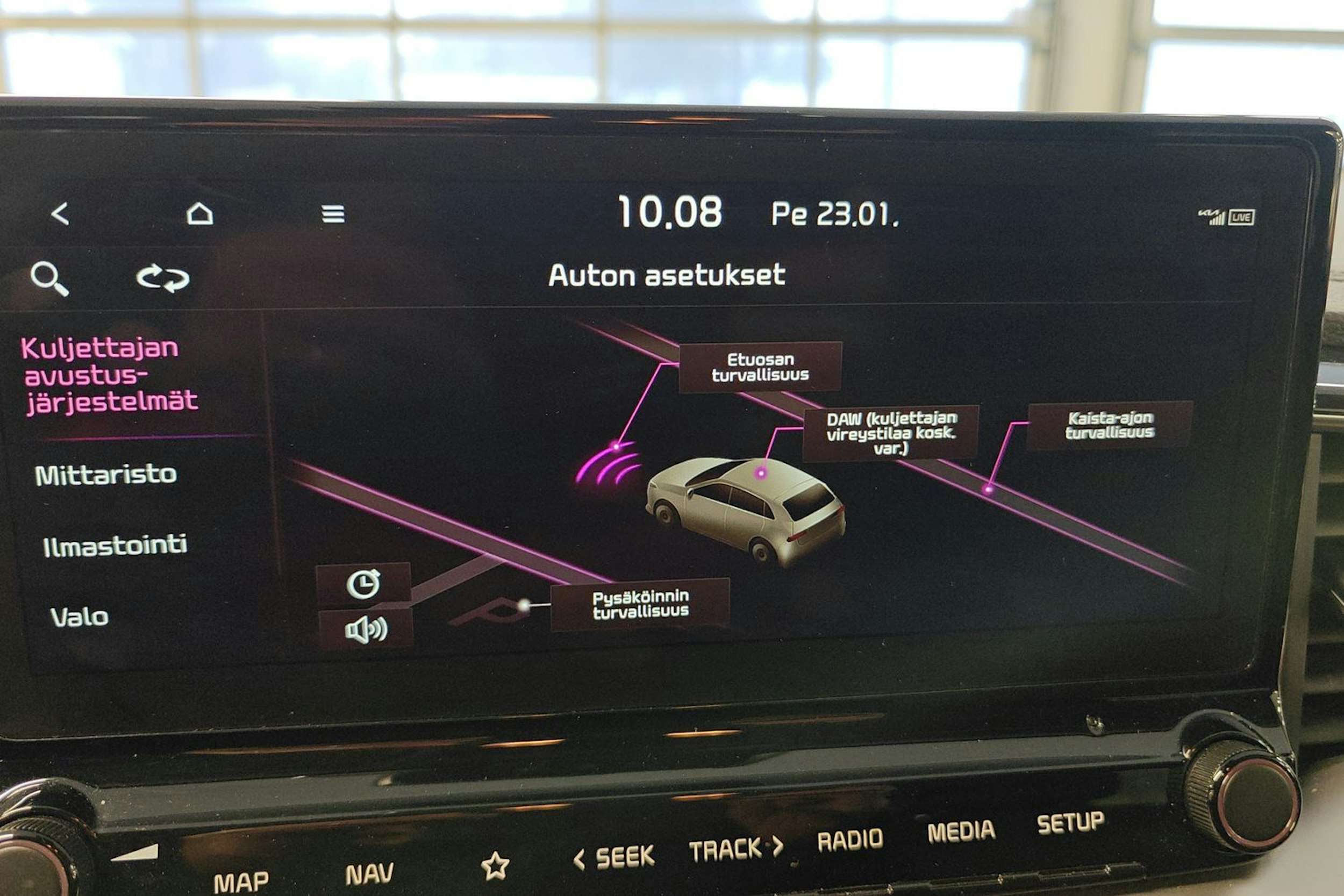 harmaa Kia XCeed 2022 kuva 17.