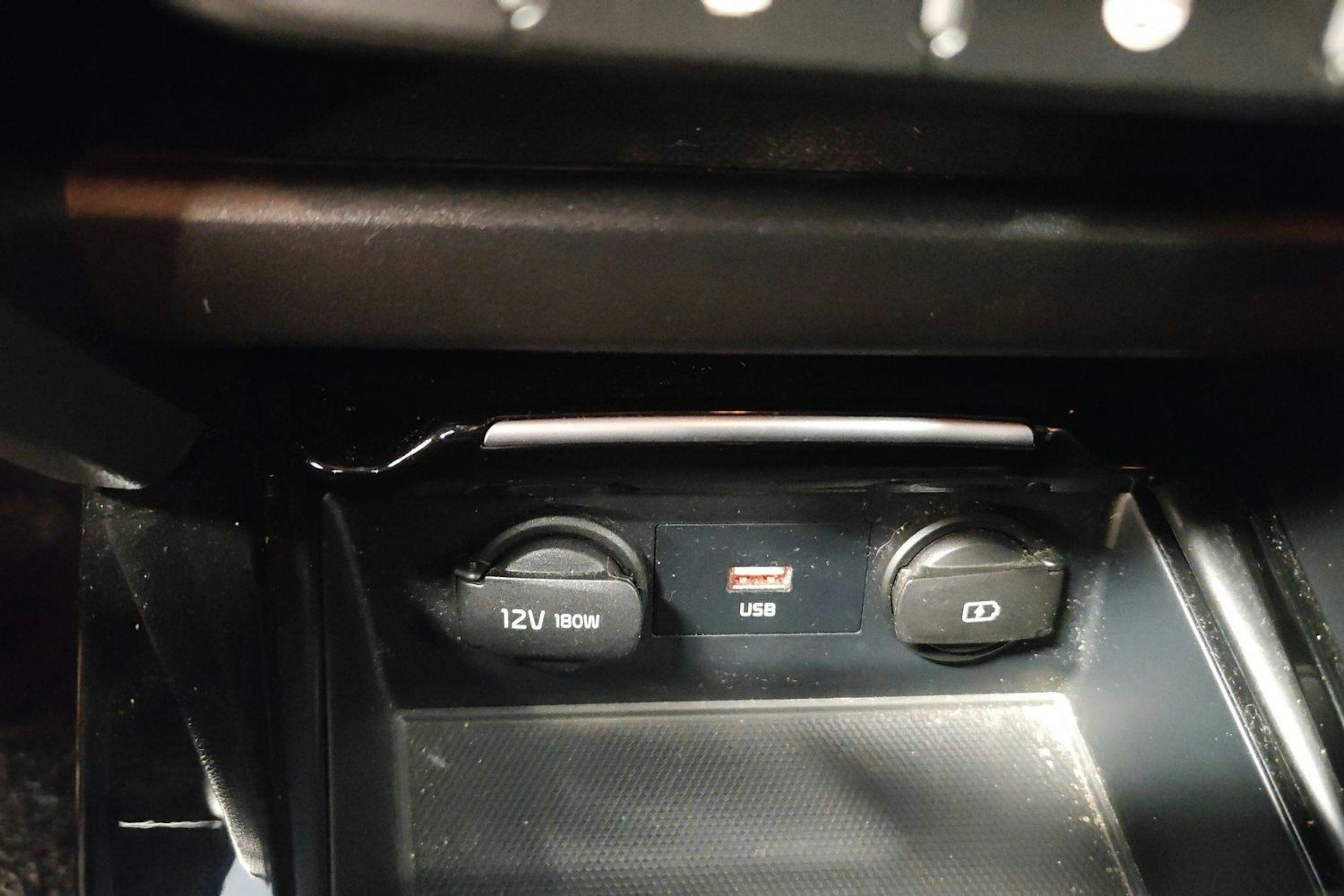 harmaa Kia XCeed 2022 kuva 18.