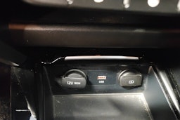 harmaa Kia XCeed 2022 kuva 18.