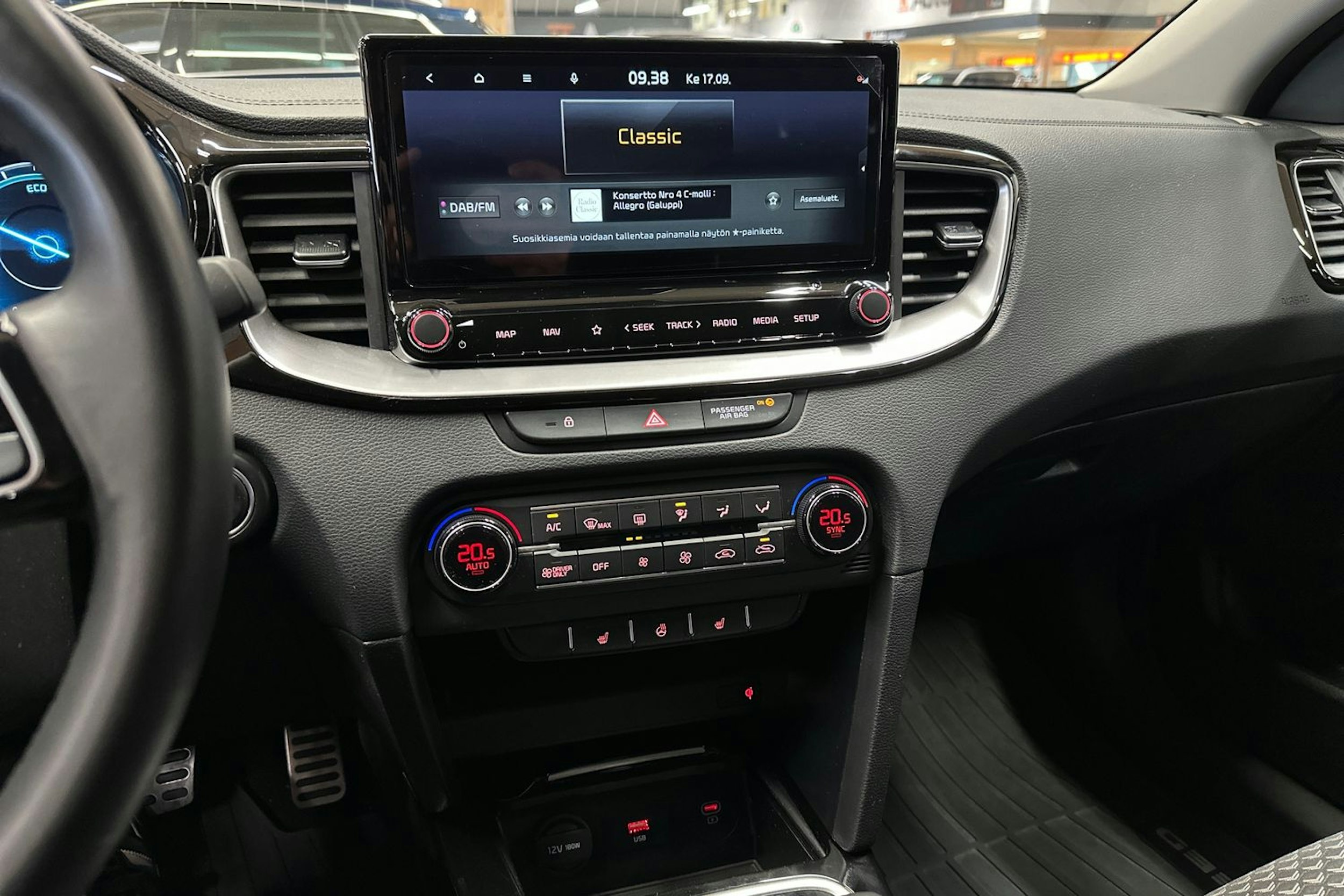 punainen Kia XCeed 2023 kuva 23.
